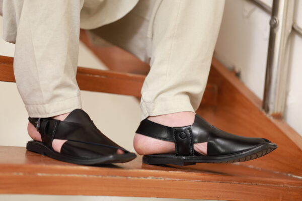 Men Peshawari Chappal | khizu Khan